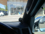 運転席、助手席、後部に合計4つのアルパイン製トゥイーターを装着しています♪
