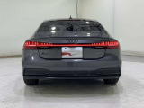 ご納車の前には弊社グループの認証工場にて専門スタッフによる点検・整備を実施いたします。各種テスターもございます。