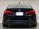 BMWのお車は、走行の安定性とコーナリングの良さを追求し、思い通りにハンドルの操作可能です。試乗車もご用意しておりますので、ぜひ&ldquo;駆け抜ける歓びをご体感ください!