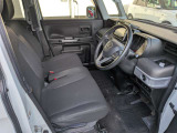 運転席と助手席にはシートヒーターが装備されています