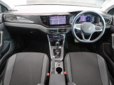 シンプルなデザインと一目でわかるスイッチの配置はPeoples Car=みんなの車という考えの現れです。各スイッチにはバックライトもついており、夜間でも安全に操作して頂けます。