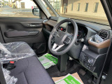 安全安心な走行のために、納車前には小さなクルマを知り尽くしたエキスパートが基本性能に関わる機能や状態を徹底的に点検しています。