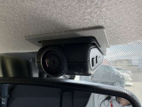 最近では付いてる車も多くなってきました。中古車ではまだまだ付いていればラッキーなドライブレコーダーです♪