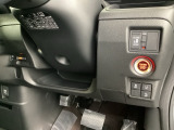 左側に高速で便利なETCがあり、また、便利な電動スライドドア、横滑りを防ぐVSAなどのスイッチは、運転席の右側、手の届きやすい位置にあります。