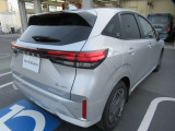 斜め後ろから見てもスタイリッシュなデザイン。