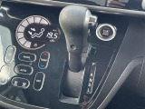 【 シフト 】スムーズなシフトチェンジで快適にお車を操縦していただけます!//