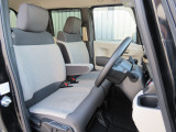運転席の高さを変更できるので、体格に合わせた位置で運転できます!