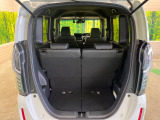 普段のお買い物や通勤、送迎等に十分な荷室スペースを確保しております。セカンドシートを倒すと、大きな荷物の積載も可能です♪