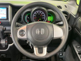 【ステアリングスイッチ】運転中、前方から目線をそらすことなく、オーディオ等の操作が可能な便利機能!安心&快適なドライブを演出してくれます♪