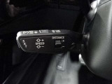 前方車両を感知して一定の車間距離を保ちながら追従走行するアダプティブクルーズCが装備されております。ロングドライブにはぜひ欲しい機能です。