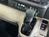 発進時から滑らかに加速する無段階変速のCVTはストップ&ゴーの多い街の中も快適です
