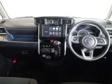 運転席は見晴らしが良く、運転しやすいレイアウトになっています。