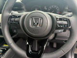 【ステアリングスイッチ】が付いており運転中に前方から目線をそらすことなくオーディオ等の操作が可能なので安心・快適にカーライフをお楽しみいただけます。