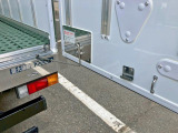 運転席側ストッパーの状態です。