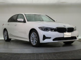BMWのお車は、走行の安定性とコーナリングの良さを追求し、思い通りにハンドルの操作可能です。試乗車もご用意しておりますので、ぜひ&ldquo;駆け抜ける歓びをご体感ください!