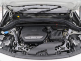 安心のBMW認定中古車は100項目の箇所を徹底的にチェック致します。機械的な箇所や電気系、コンピューターなどをご納車前に点検し、交換基準に達した部品は全て新品に修理返品した後にご納車致します。