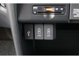 スマートフォンなどの音楽再生が可能なUSB接続ジャック装備車両です♪♪♪