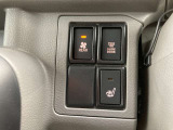 運転席シートのヒーターにリヤヒーターのスイッチ。