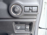 ステアリングヒーター搭載★キズが目立ちやすいスイッチ回りですが目立った傷はございません。