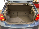 【トランク】積み込みやすくて、たっぷり積める荷室です。シートアレンジできるものは、乗車人数と荷物の量や大きさによってシートを動かすことができるので、より快適なドライブが可能です!