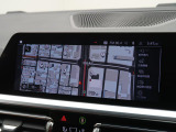 【純正ナビゲーション】BMWのナビゲーションは操作性も良く、詳細な地図情報と交通状況を見やすく表示し、快適なドライビングをサポートしながら目的地までナビゲートします