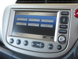 ナビゲーションは純正HDDナビを装着しております。AM、FM、CD、DVD再生、音楽録音再生、ワンセグTVがご使用いただけます。初めて訪れた場所でも安心ですね!