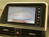 バックガイドモニターで、後方を確認しながら安心して駐車することができます。運転初心者も熟練者も必須の機能ですよ!
