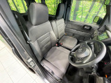 運転席シート廻りは使用感も少なく、良好な状態となっています。丁寧に使われていたことがよくわかりますね。