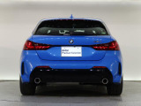 BMWのお車は、走行の安定性とコーナリングの良さを追求し、思い通りにハンドルの操作可能です。試乗車もご用意しておりますので、ぜひ&ldquo;駆け抜ける歓びをご体感ください!