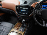 ハイグロスウッドロヴェレが美しさを醸し出します。