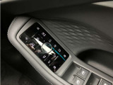 B&O3Dプレミアムサウンドシステム(16スピーカー)を装備しています。フロントヘッドレストにもスピーカーが装備され、上質な音場を提供いたします。