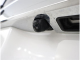 バックカメラが付いているので後方確認が非常にしやすいです。今や運転初心者も熟練者も必須装備!ついていて損はないですね♪