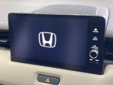 【メーカー純正9型ナビ】インテリアに溶け込むスタイリッシュな「専用設計」メーカーナビを装備♪視認性や操作性など基本性能にも優れ、より上質なカーライフをお楽しみいただけます。