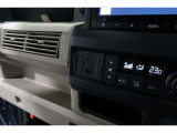 スマートフォンなどの音楽再生が可能なUSB接続ジャック装備車両です♪♪♪