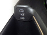 充電用端子付き。スマートフォンなどの充電に便利です。