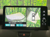 【マルチビューカメラシステム】専用のカメラにより、上から見下ろしたような視点で360度クルマの周囲を確認することができます☆死角部分も確認しやすく、狭い場所での切り返しや駐車もスムーズに行えます。