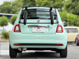 FIAT500純正のスノーキャリアが装備。500のロゴ入りです。