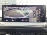カメラで映した周囲の映像をナビゲーション画面に表示し、ドライバーの死角を減らすことで運転負荷を軽減するマルチビューカメラシステム装備です!