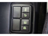 ECOモードはエアコンの利きなどを抑え、低燃費で走れるようにサポートします。EVモードはモーターのみで動くので、夜間などの静かに走行したい時に便利です。(EVモードは一定速度を超えると解除されます)