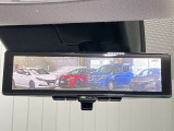 【スマートルームミラー】ルームミラー上に車体後方カメラの映像を映し出すことで車内定員、荷物状況に影響をうけません★