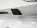 バックカメラが付いているので後方確認が非常にしやすいです。今や運転初心者も熟練者も必須装備!ついていて損はないですね♪