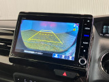 【バックカメラ】リバースにするだけで映ります、後方の安全確認や、狭い駐車場での車庫入れ、雨の日や夜間など視界の悪い時に便利です!安全にバックする為には欠かせない装備です。