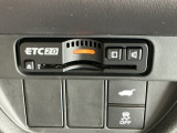 ETC2.0装備車です。高速道路の渋滞情報や静止画像提供などをナビとリンクして画面でお知らせします。また、高速道路の一時退出対象インターでは料金据え置きで一時退出もできます