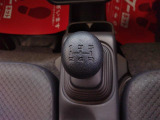 ◇5MT◇未舗装の道路の走行等、コンディションに合わせてシフトチェンジすることでスムーズな走行が可能です☆