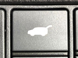 【パワーバックドア】スマートキーや運転席のボタンを押すだけでリアゲートが自動で開閉します!荷物を持っている時や、高い位置にあるバックドアを閉める際に便利な機能です♪
