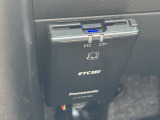ETC車載器のお写真です。高速道路など、有料道路を通過する際には大変便利な装備ですね♪