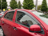 プラスチックバイザーで雨の日も車内換気で気分良くドライブ出来ます