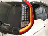 LEDテールライトです。省電力、高輝度のLEDは明るく照らすので夜間運転時の視認性を高めます。スタイリッシュな見た目で細かいところもこだわりたいあなたに!