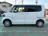 両側パワースライドドア付きで便利!小さなお子様も乗り降り楽々です♪スイッチは運転席にもありますよ!