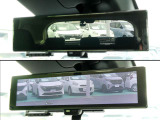 車両後方のカメラ映像をミラー面に映し出して、いつでもクリアな後方視界を確保する、インテリジェントルームミラー!